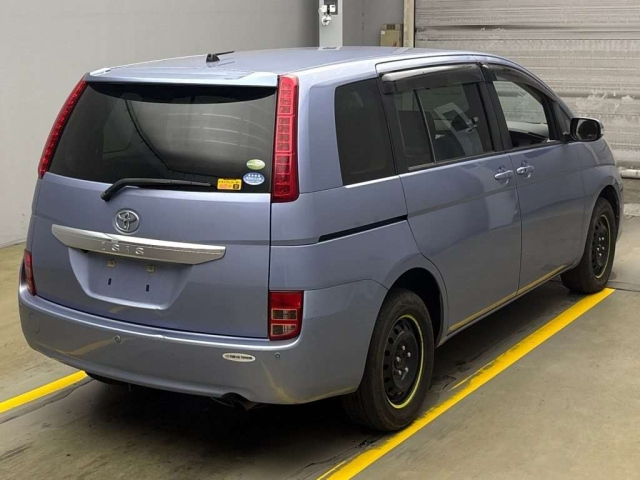 TOYOTA ISIS 2009