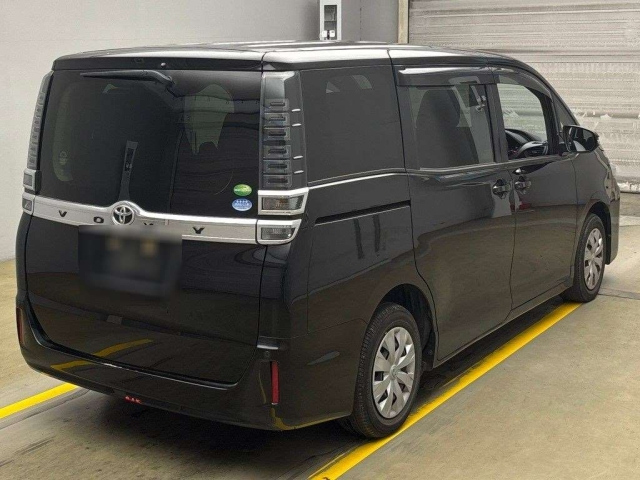 TOYOTA VOXY 2019