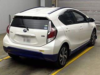 TOYOTA AQUA 2015