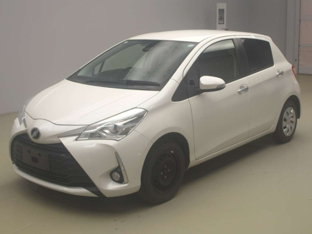TOYOTA VITZ 2020