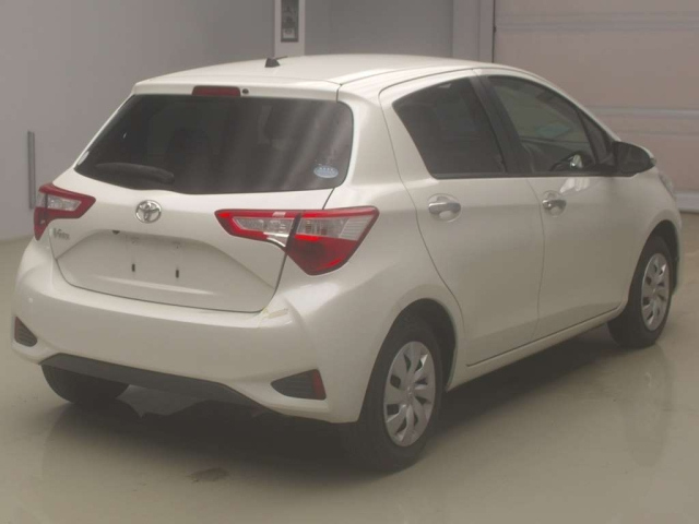 TOYOTA VITZ 2020