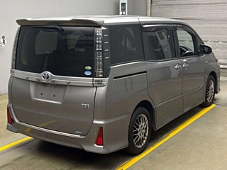 TOYOTA VOXY 2016