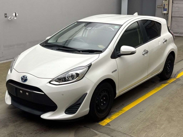 TOYOTA AQUA 2018