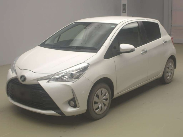 TOYOTA VITZ 2020