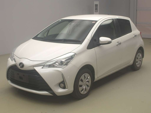 TOYOTA VITZ 2020
