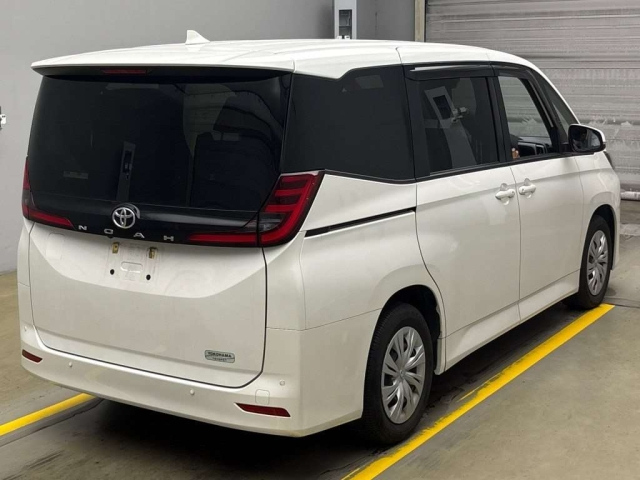 TOYOTA NOAH 2022