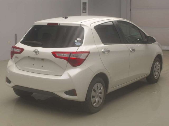 TOYOTA VITZ 2020