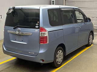 TOYOTA NOAH 2008