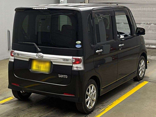 DAIHATSU TANTO 2011
