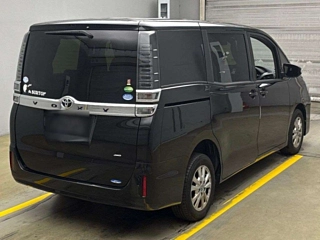 TOYOTA VOXY 2018