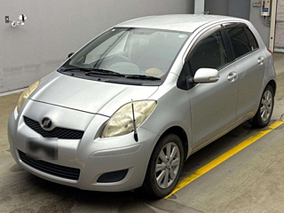 TOYOTA VITZ 2010
