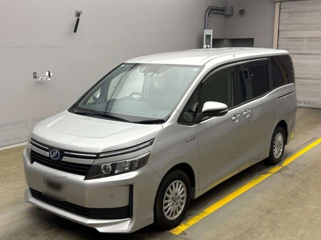 TOYOTA VOXY 2017