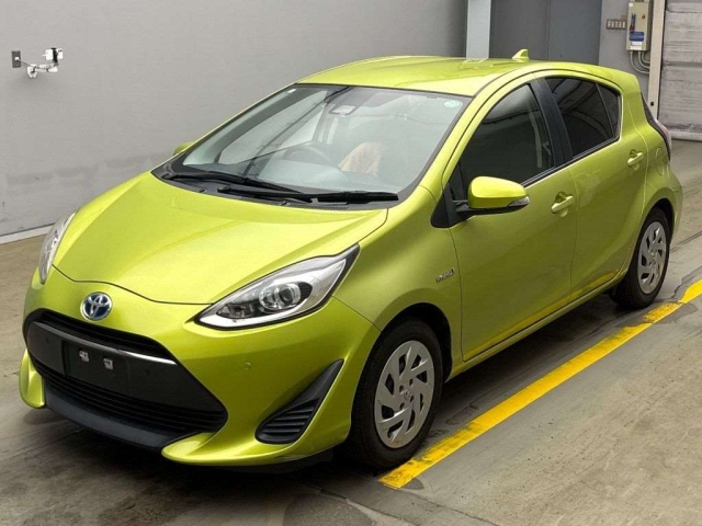 TOYOTA AQUA 2019