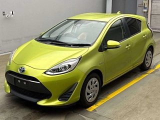 TOYOTA AQUA 2019