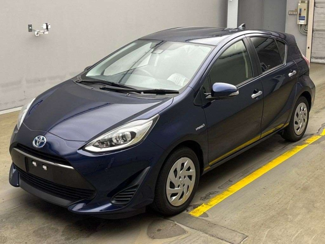 TOYOTA AQUA 2018