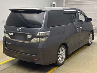 TOYOTA VELLFIRE 2010