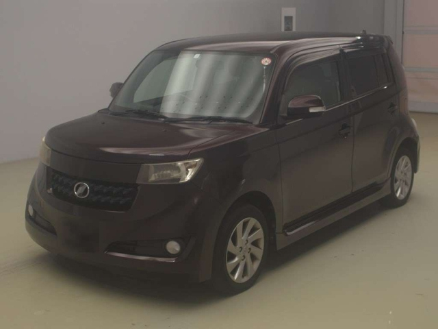 TOYOTA BB 2010