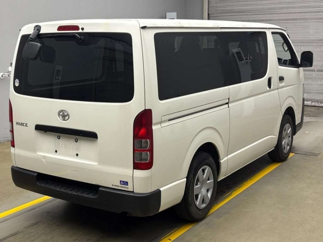 TOYOTA HIACE VAN 2021