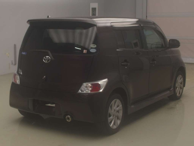 TOYOTA BB 2010