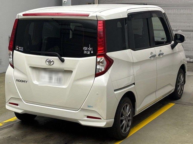 TOYOTA ROOMY 2023
