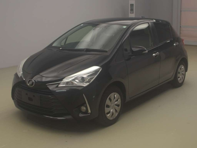TOYOTA VITZ 2019