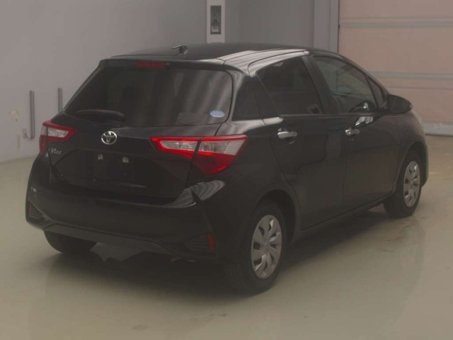 TOYOTA VITZ 2019