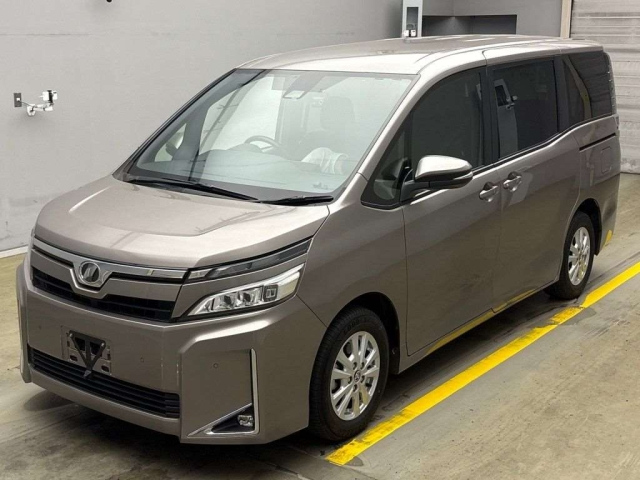 TOYOTA VOXY 2019