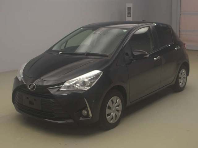 TOYOTA VITZ 2019