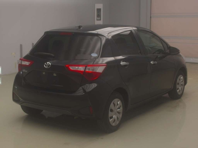TOYOTA VITZ 2019