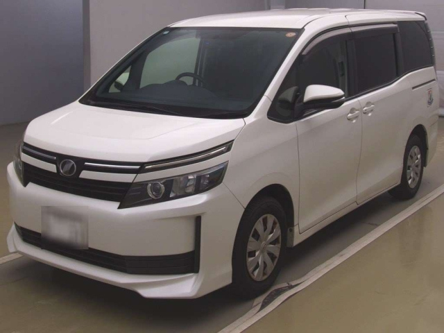 TOYOTA VOXY 2014