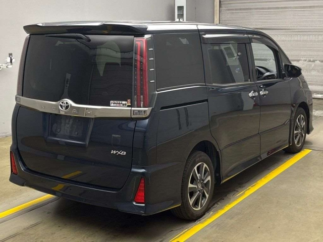 TOYOTA NOAH 2020