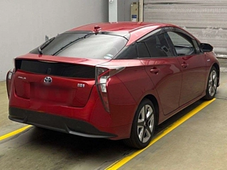 TOYOTA PRIUS 2016