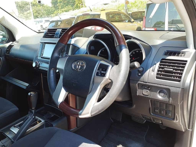 TOYOTA LAND CRUISER PRADO 2016