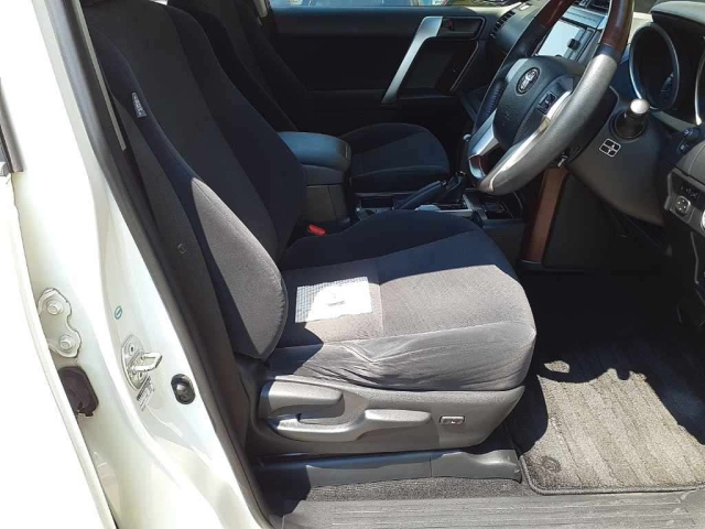 TOYOTA LAND CRUISER PRADO 2016