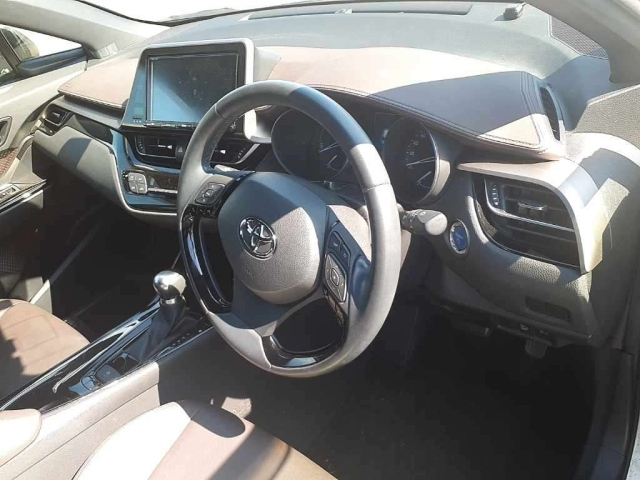 TOYOTA C-HR 2018
