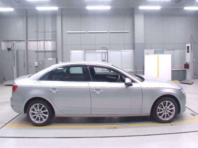 AUDI A4 2016