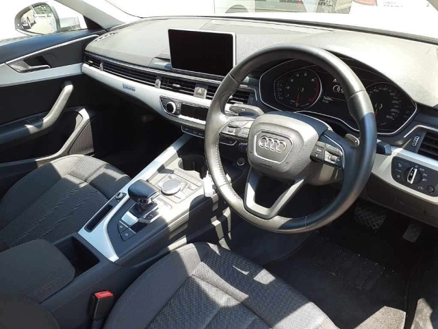 AUDI A4 2016