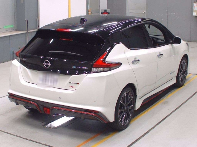 NISSAN LEAF 2021