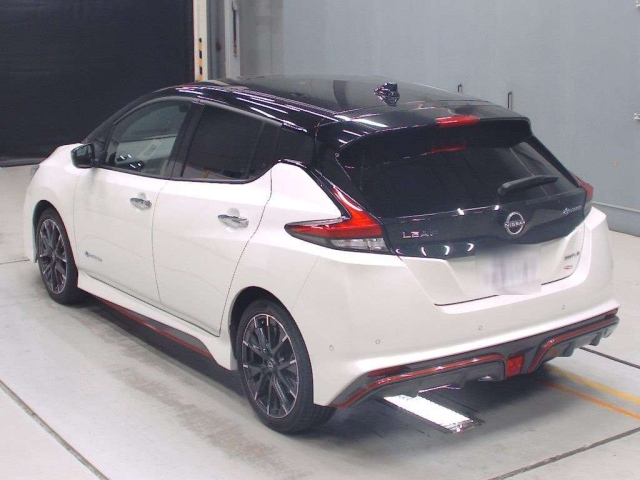 NISSAN LEAF 2021