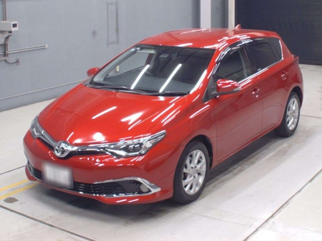 TOYOTA AURIS 2016