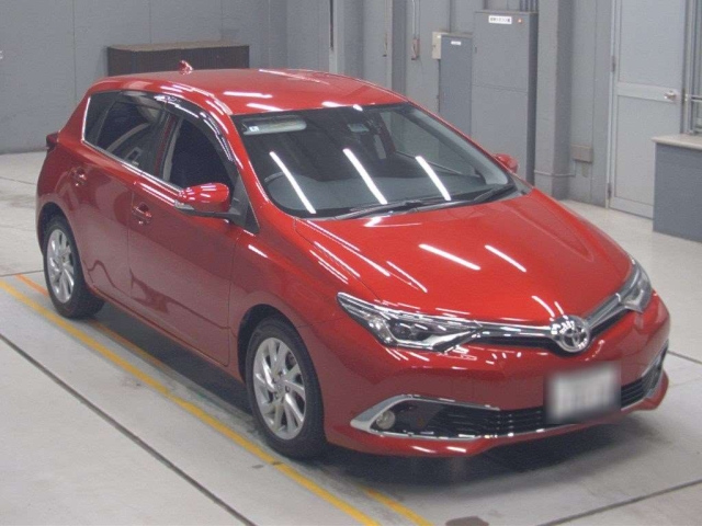 TOYOTA AURIS 2016