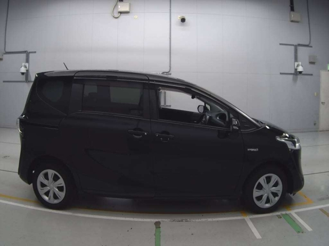 TOYOTA SIENTA 2021