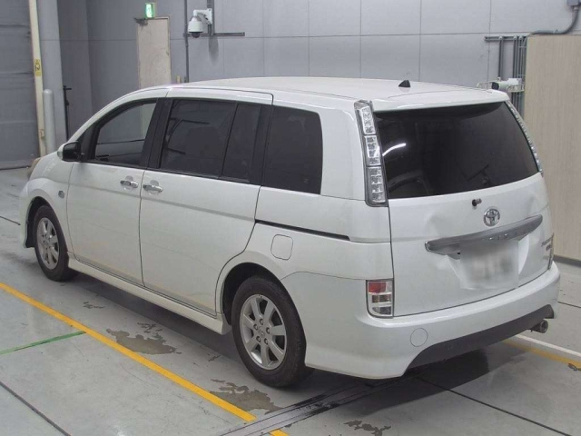 TOYOTA ISIS 2012