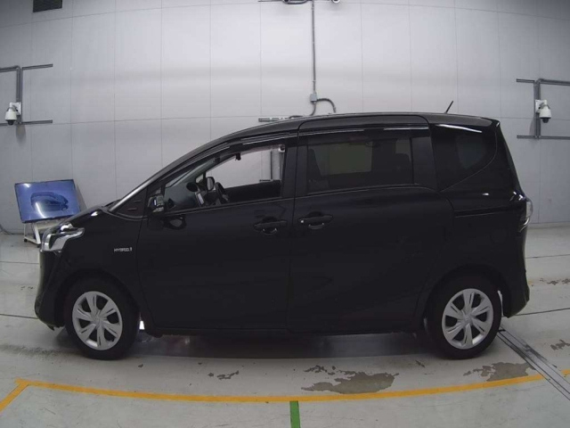 TOYOTA SIENTA 2021