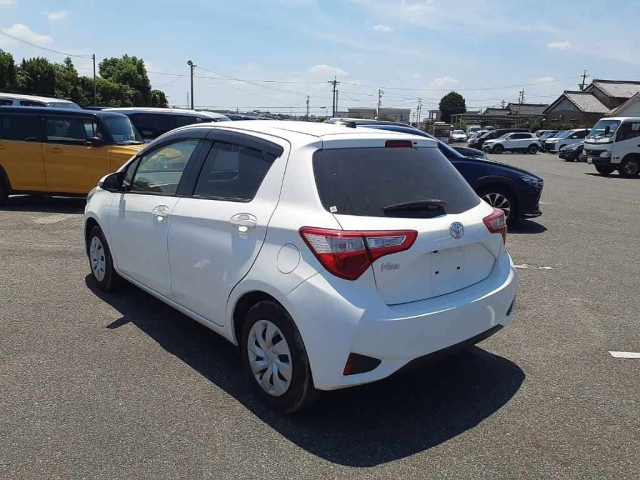TOYOTA VITZ 2018