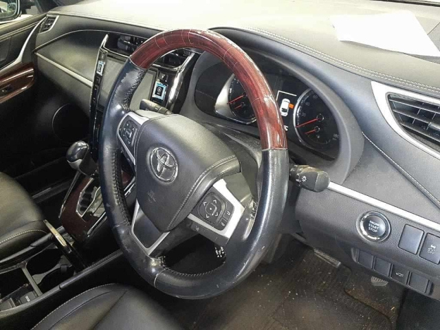 TOYOTA HARRIER 2014