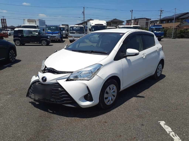 TOYOTA VITZ 2018