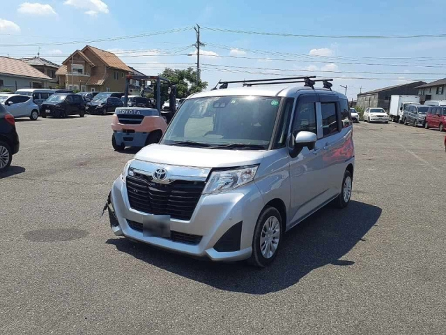 TOYOTA ROOMY 2019