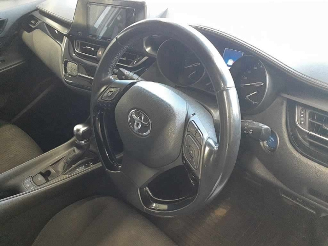 TOYOTA C-HR 2018