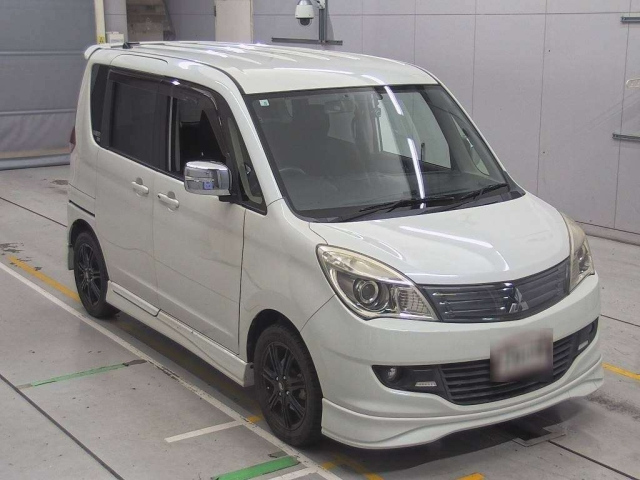 MITSUBISHI DELICA D2 2012
